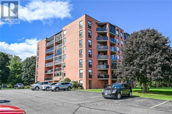 Photo 1 at 202 - 5 Mill Pond Court, Simcoe, Norfolk County