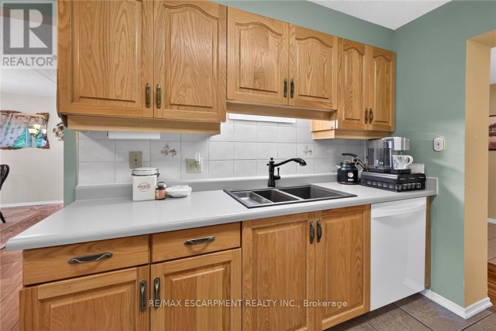 Photo 20 at 202 - 5 Mill Pond Court, Simcoe, Norfolk County