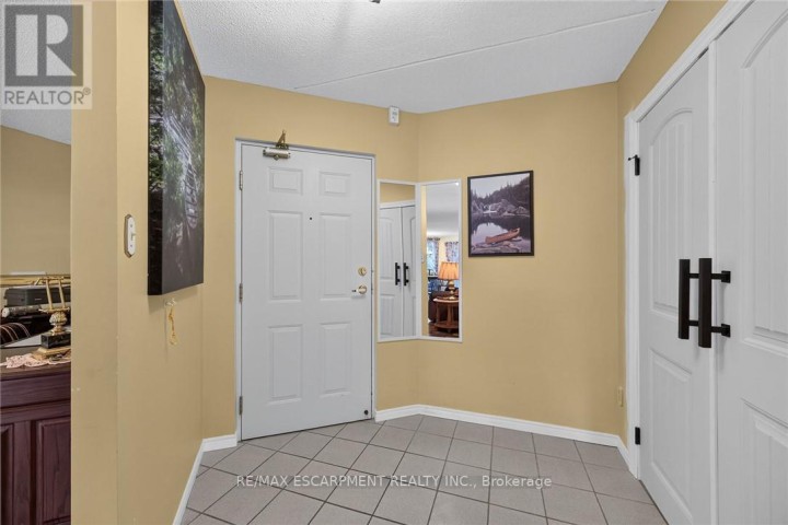 Photo 9 at 202 - 5 Mill Pond Court, Simcoe, Norfolk County