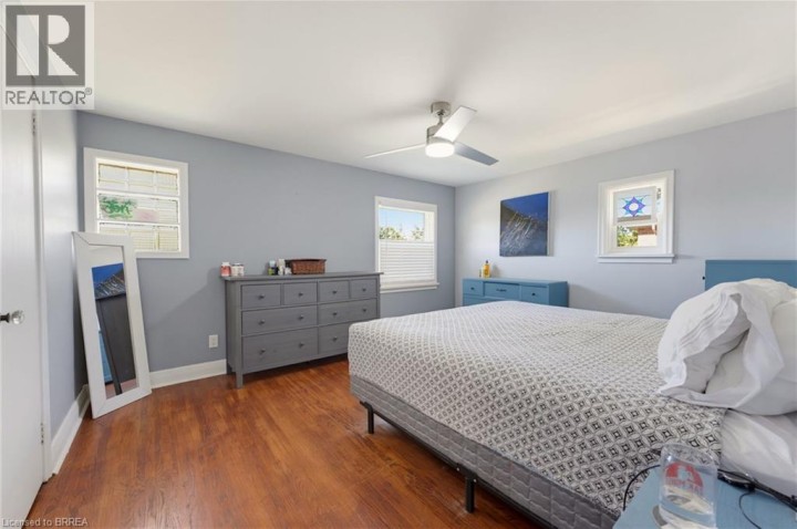 Photo 14 at 38 Admiral Road, Henderson, Brantford