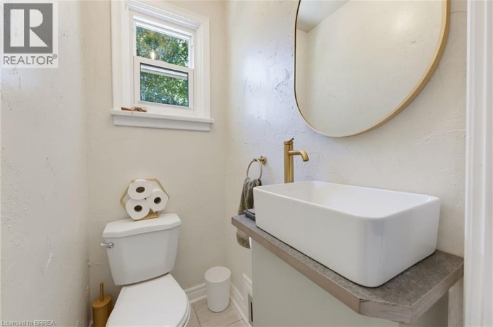 Photo 12 at 38 Admiral Road, Henderson, Brantford