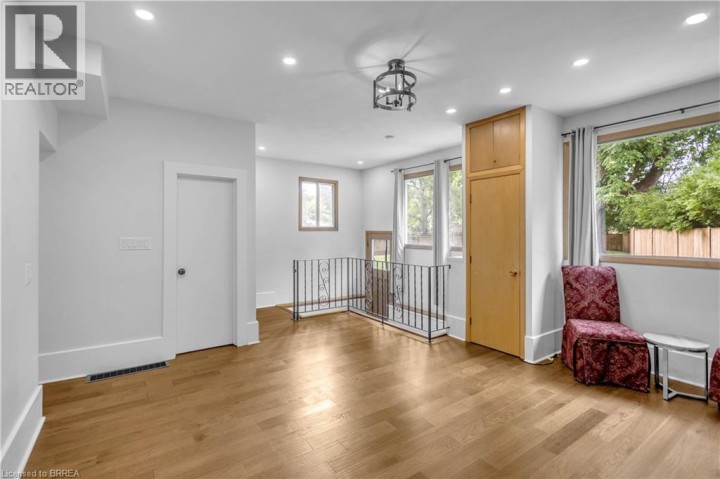 Photo 18 at 11 Tutela Heights Road, Tutela Heights, Brantford