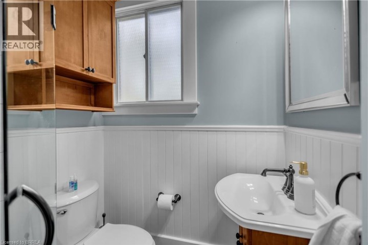 Photo 19 at 11 Tutela Heights Road, Tutela Heights, Brantford