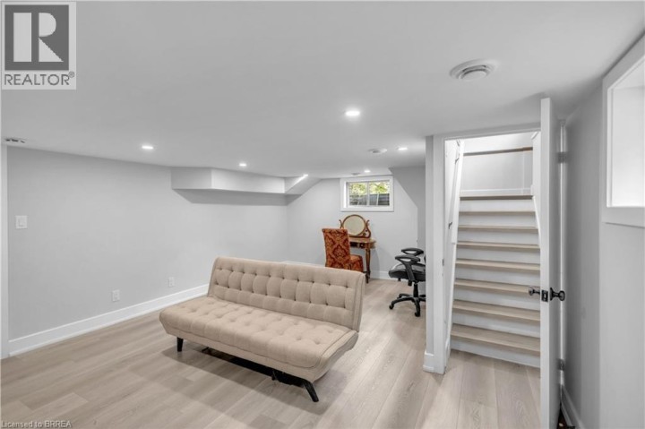 Photo 34 at 11 Tutela Heights Road, Tutela Heights, Brantford