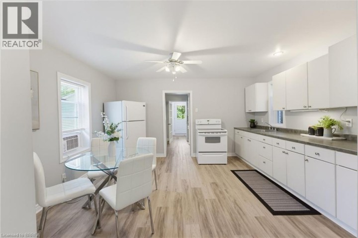 Photo 10 at 112 Grand River Avenue, Holmedale, Brantford