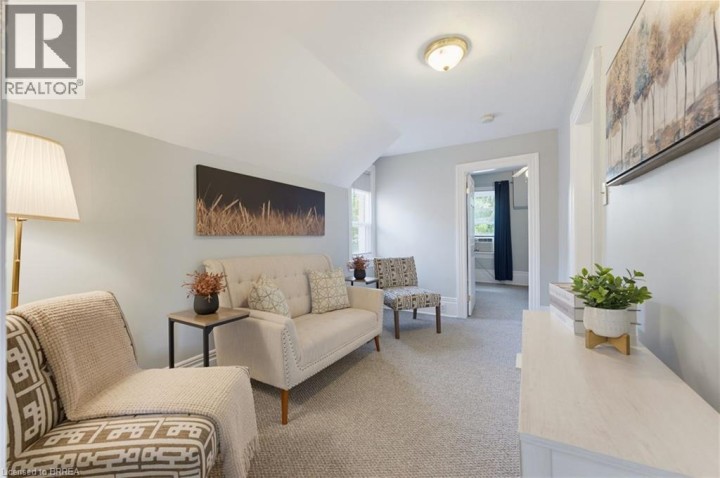 Photo 17 at 112 Grand River Avenue, Holmedale, Brantford
