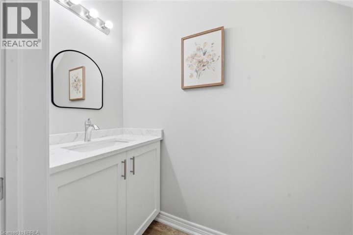 Photo 13 at 11 Ontario Street, Eagle Place West, Brantford