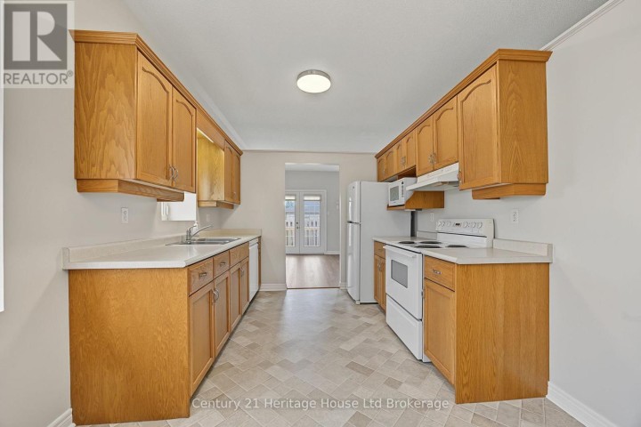 Photo 11 at 1 - 105 King Street, Tillsonburg