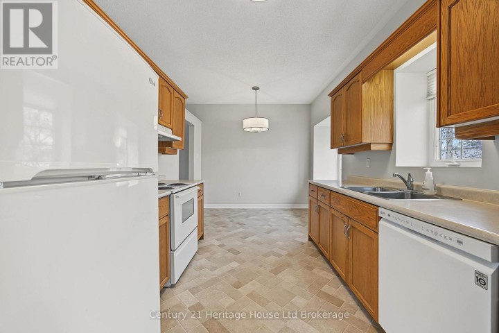 Photo 15 at 1 - 105 King Street, Tillsonburg