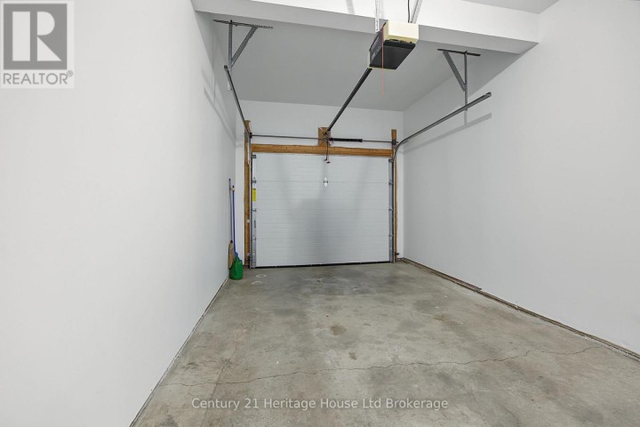Photo 32 at 1 - 105 King Street, Tillsonburg