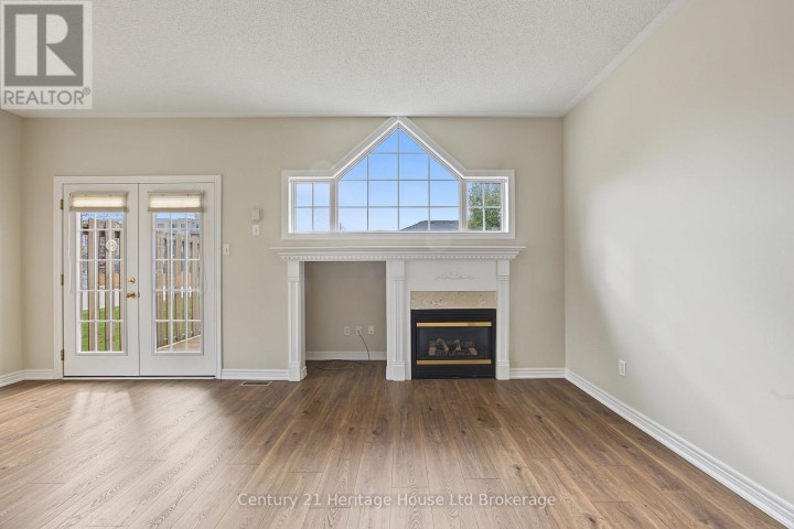 Photo 5 at 1 - 105 King Street, Tillsonburg