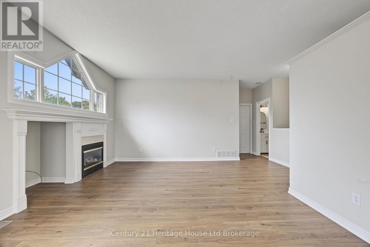 Photo 7 at 1 - 105 King Street, Tillsonburg