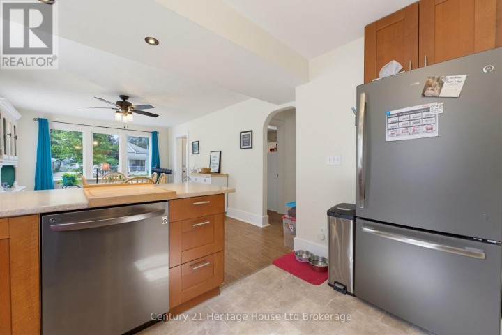 Photo 13 at 164 Sydenham Street, Woodstock - North, Woodstock