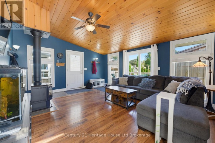 Photo 14 at 164 Sydenham Street, Woodstock - North, Woodstock