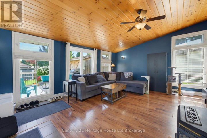 Photo 16 at 164 Sydenham Street, Woodstock - North, Woodstock