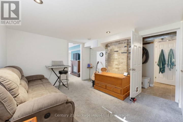 Photo 21 at 164 Sydenham Street, Woodstock - North, Woodstock