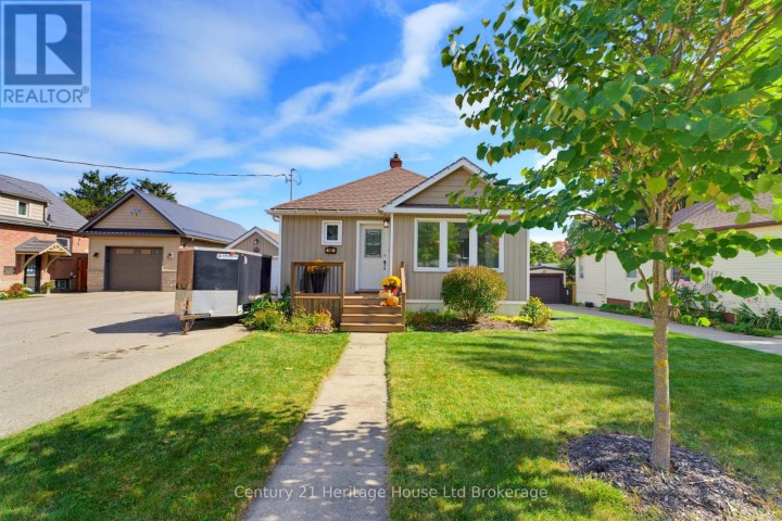 Photo 3 at 164 Sydenham Street, Woodstock - North, Woodstock