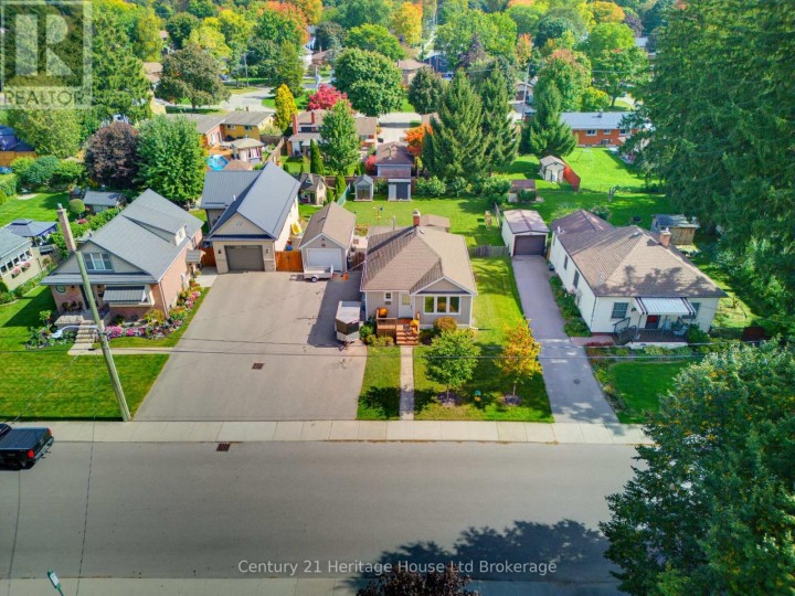 Photo 5 at 164 Sydenham Street, Woodstock - North, Woodstock