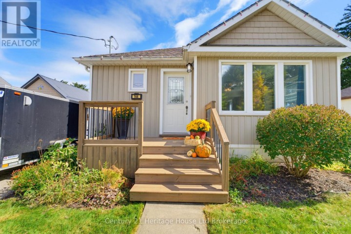 Photo 7 at 164 Sydenham Street, Woodstock - North, Woodstock