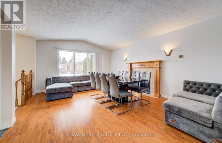 Photo 10 at 271 W College Street, Waterford, Norfolk County