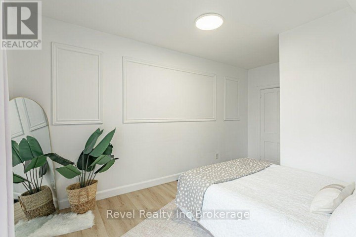 Photo 10 at 17 Dover Street, Woodstock - South, Woodstock