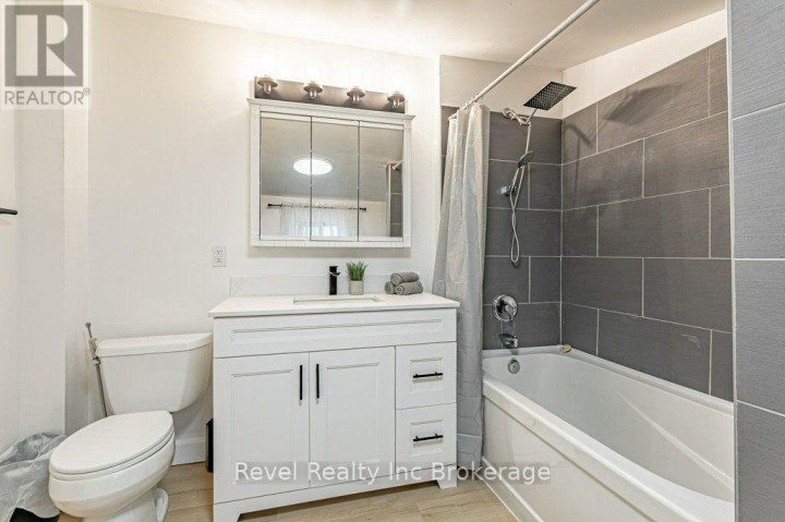 Photo 16 at 17 Dover Street, Woodstock - South, Woodstock
