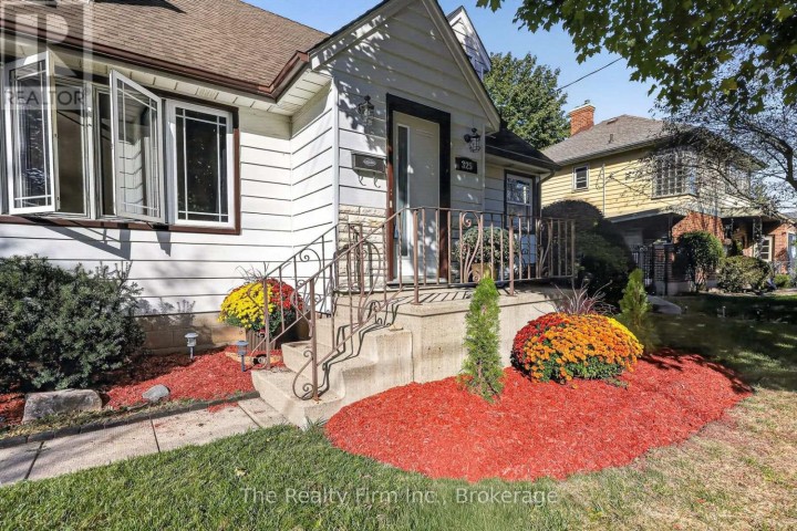 Photo 3 at 325 N Victoria Street, Woodstock - North, Woodstock