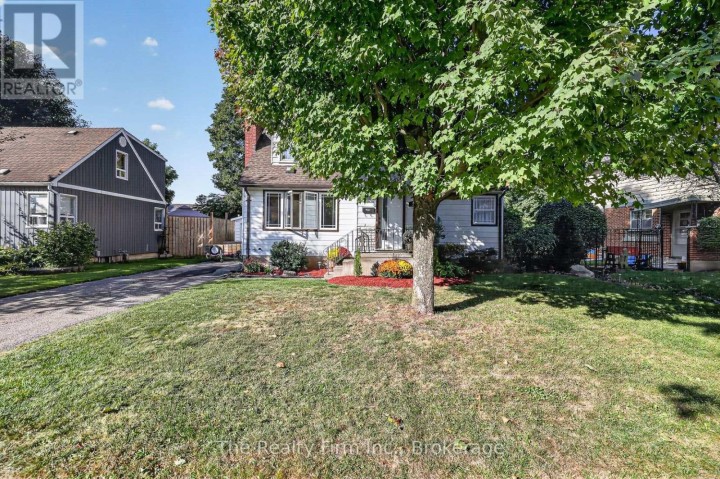 Photo 4 at 325 N Victoria Street, Woodstock - North, Woodstock