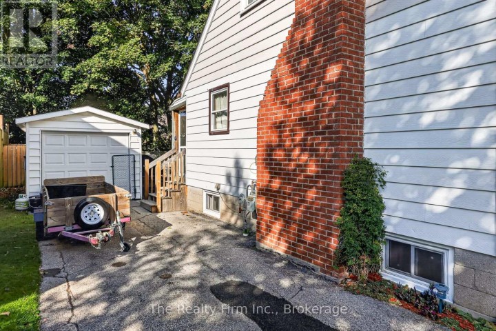 Photo 7 at 325 N Victoria Street, Woodstock - North, Woodstock