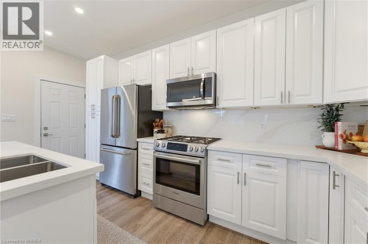 Photo 11 at 118 Clarence Street, East Ward, Brantford