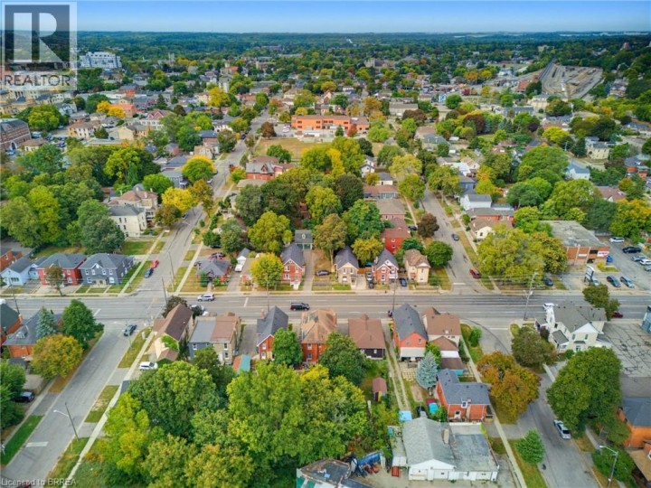 Photo 27 at 118 Clarence Street, East Ward, Brantford