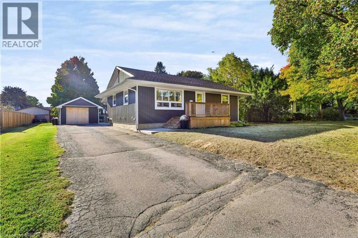 Photo 3 at 30 Janet Street, Fairview / Greenbrier, Brantford