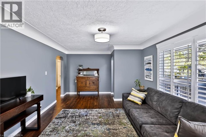 Photo 8 at 30 Janet Street, Fairview / Greenbrier, Brantford