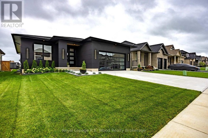 Photo 1 at 7 Sycamore Drive, Tillsonburg