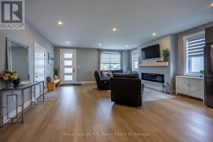 Photo 3 at 7 Sycamore Drive, Tillsonburg