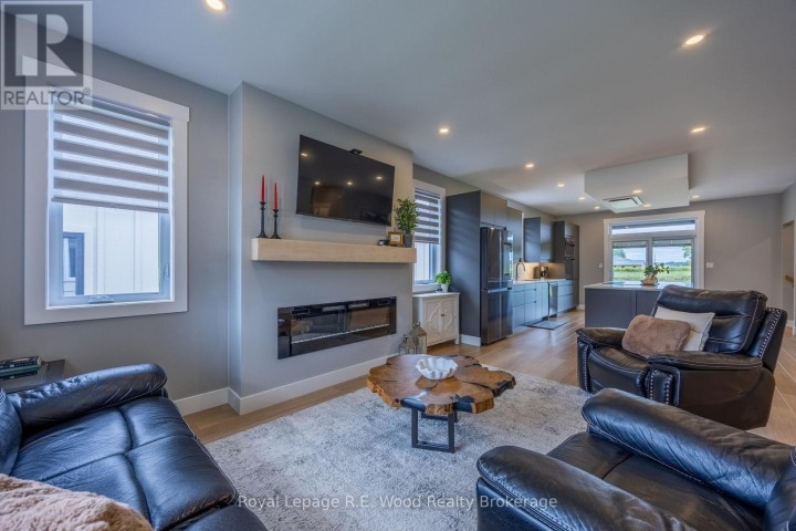 Photo 5 at 7 Sycamore Drive, Tillsonburg