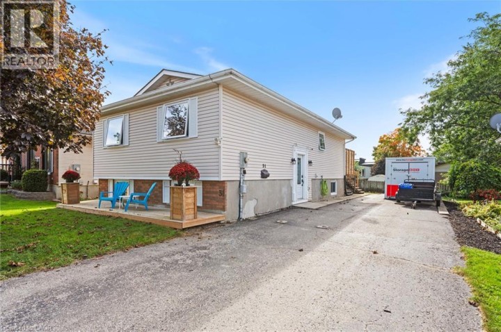 Photo 2 at 31 Beckett Boulevard, Tillsonburg