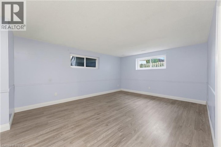 Photo 10 at 179 Banbury Road, Brantwood Park, Brantford
