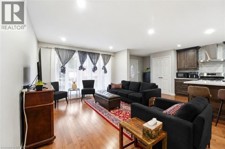 Photo 3 at 179 Banbury Road, Brantwood Park, Brantford
