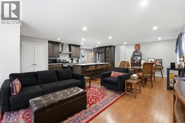Photo 4 at 179 Banbury Road, Brantwood Park, Brantford