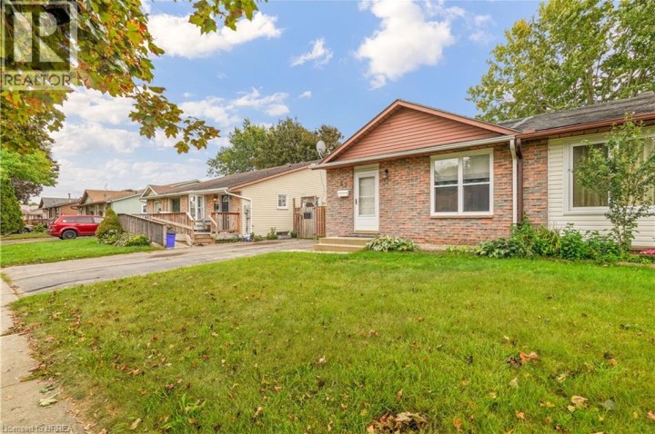 Photo 3 at 23 Palomino Drive, Lynden Hills, Brantford