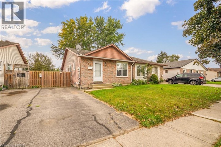 Photo 2 at 23 Palomino Drive, Lynden Hills, Brantford
