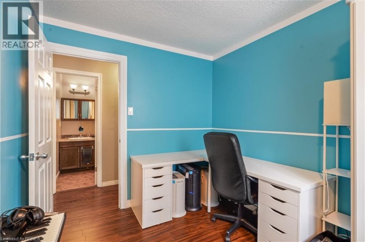 Photo 16 at 23 Palomino Drive, Lynden Hills, Brantford