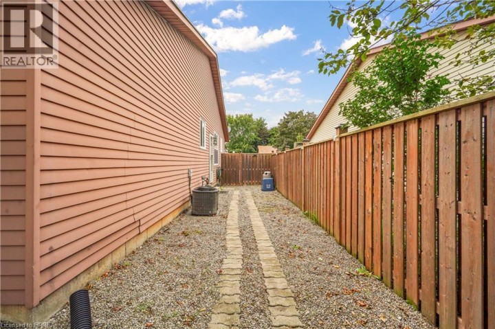 Photo 34 at 23 Palomino Drive, Lynden Hills, Brantford