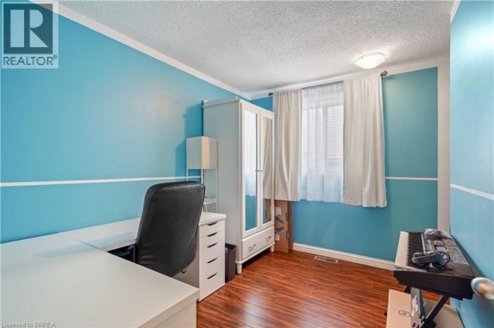 Photo 15 at 23 Palomino Drive, Lynden Hills, Brantford