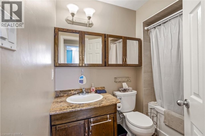 Photo 17 at 23 Palomino Drive, Lynden Hills, Brantford