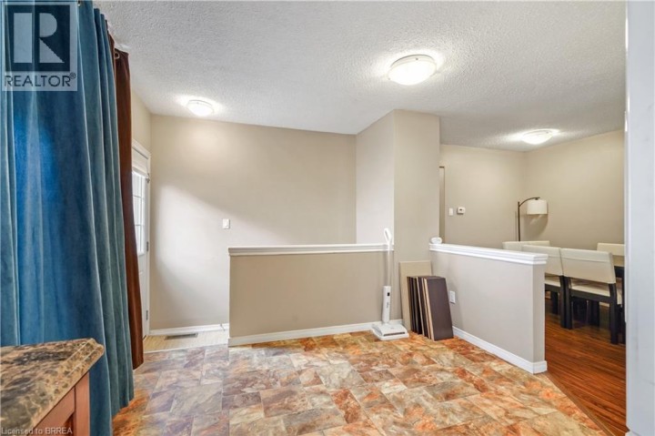 Photo 13 at 23 Palomino Drive, Lynden Hills, Brantford