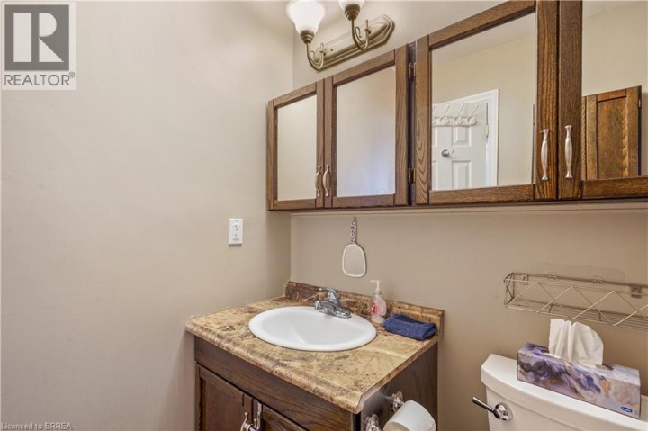 Photo 18 at 23 Palomino Drive, Lynden Hills, Brantford