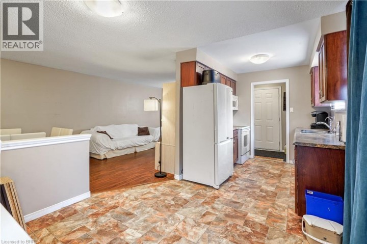 Photo 14 at 23 Palomino Drive, Lynden Hills, Brantford