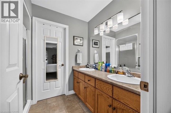 Photo 12 at 106 Kingfisher Avenue, Woodstock - North, Woodstock
